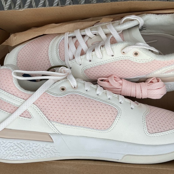 NWT Light Pink Sneakers with Textured Upper and Grippy Sole - Picture 6 of 7